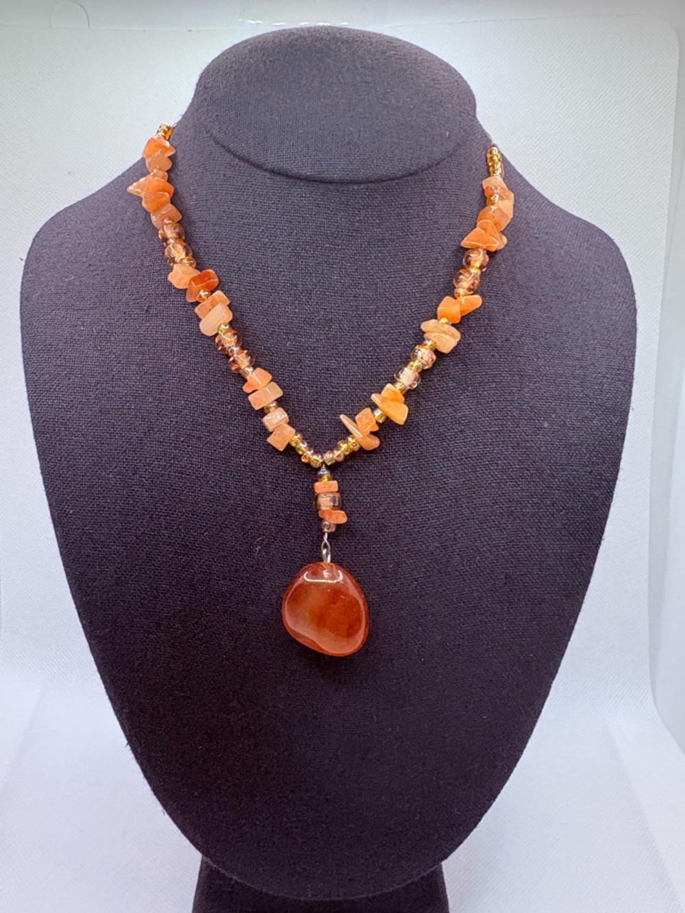 Vintage Carnelian Chip And Assymetric Pendant Necklace 15” Beaded Wire